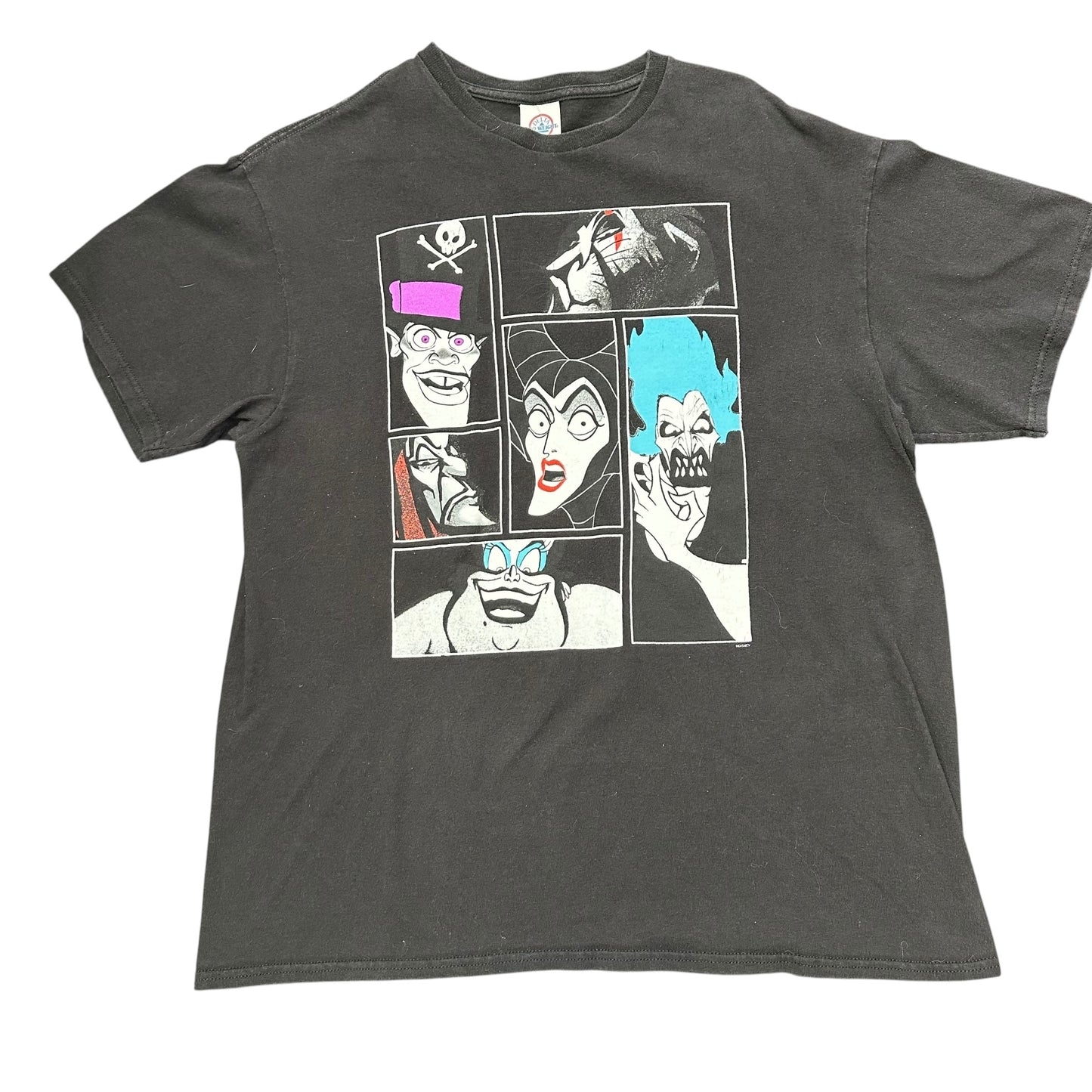 BLACK DISNEY VILLIAN TSHIRT 100 LARGE **