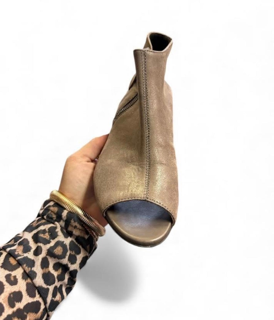 MUNRO NAKITA PEEP TOE BOOTIES SIDE ZIP GOLD SHIMMER 152 SZ 8.5N