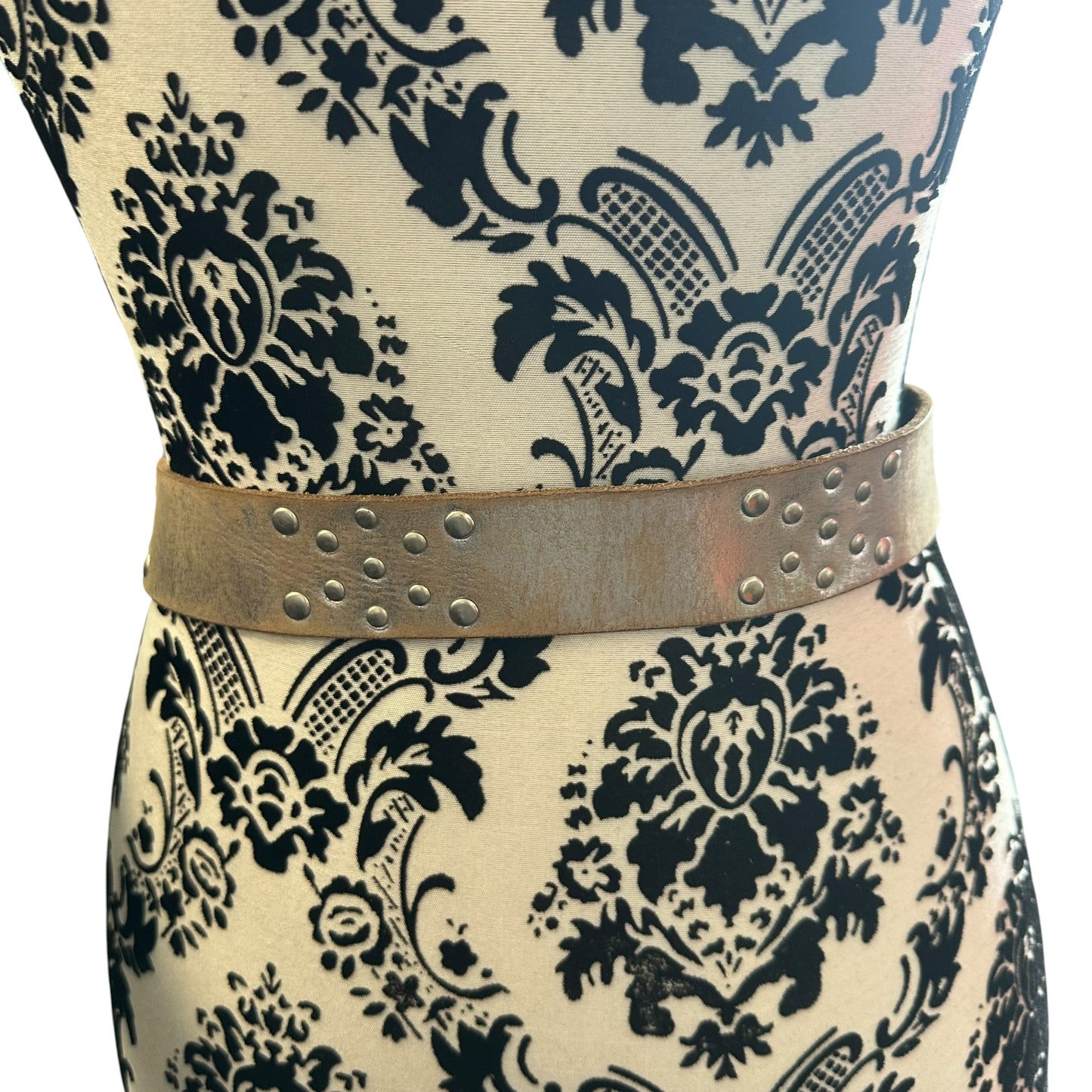 SILVER STUDDED LEATHER BELT NWOT 249 LARGE