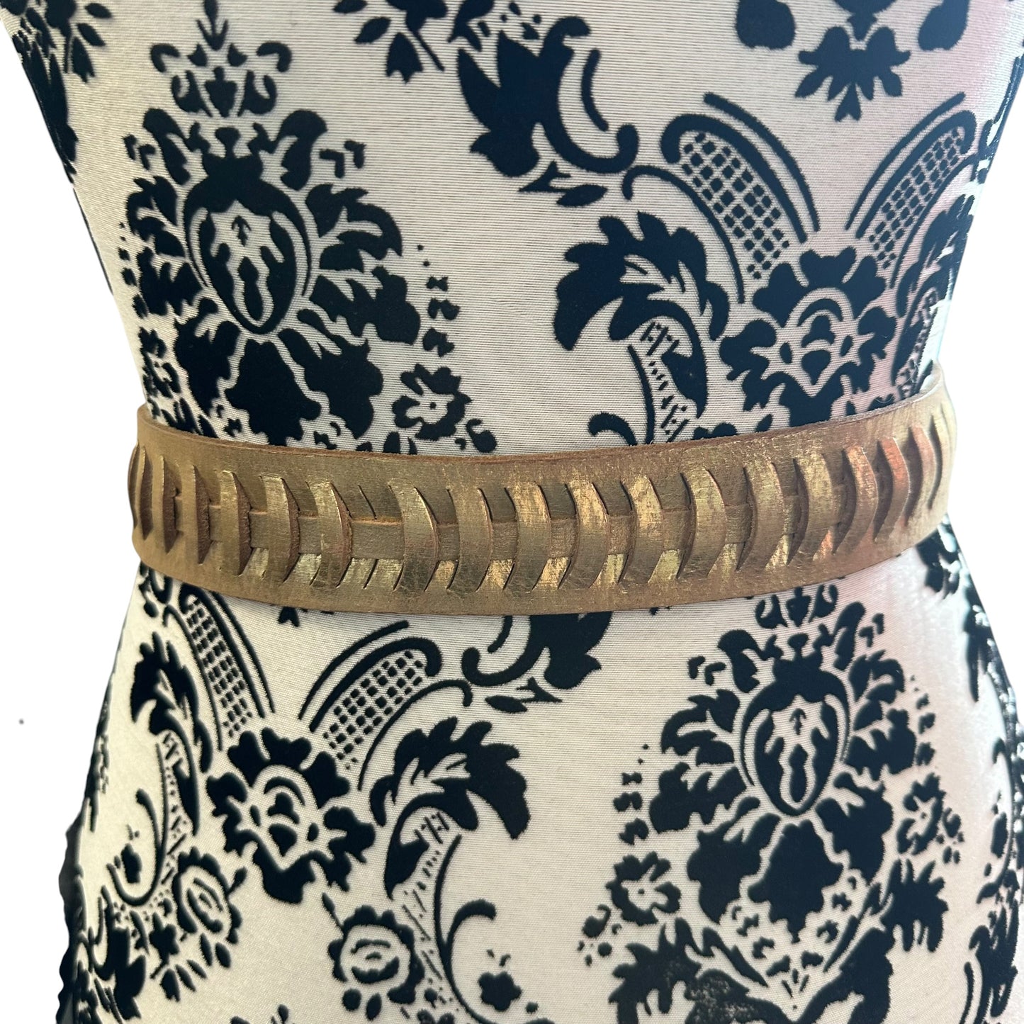 OLD NAVY GOLD LEATHER BELT 216 LARGE
