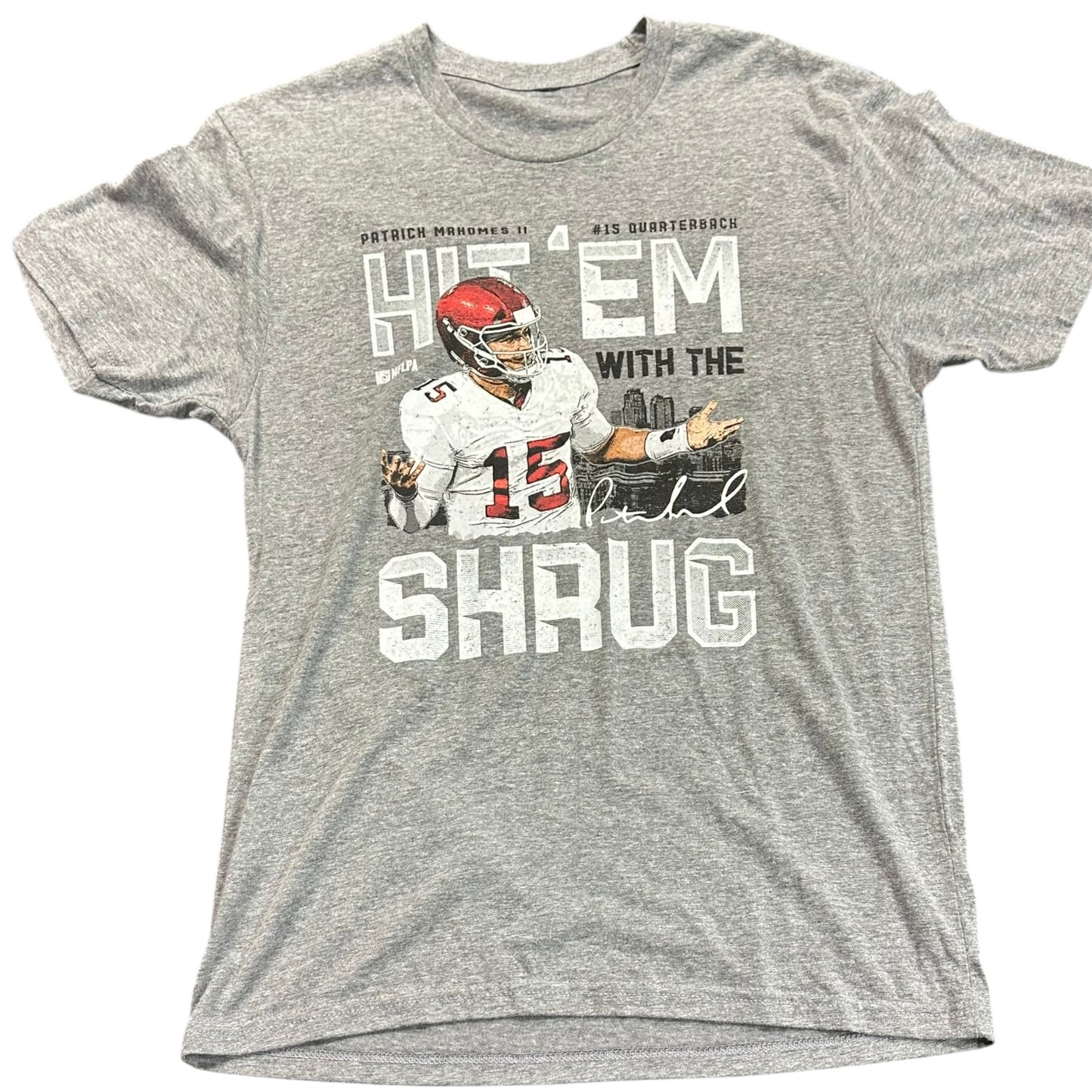 HIT EM SHRUG MAHOMES GRAY TSHIRT 100 MEDIUM