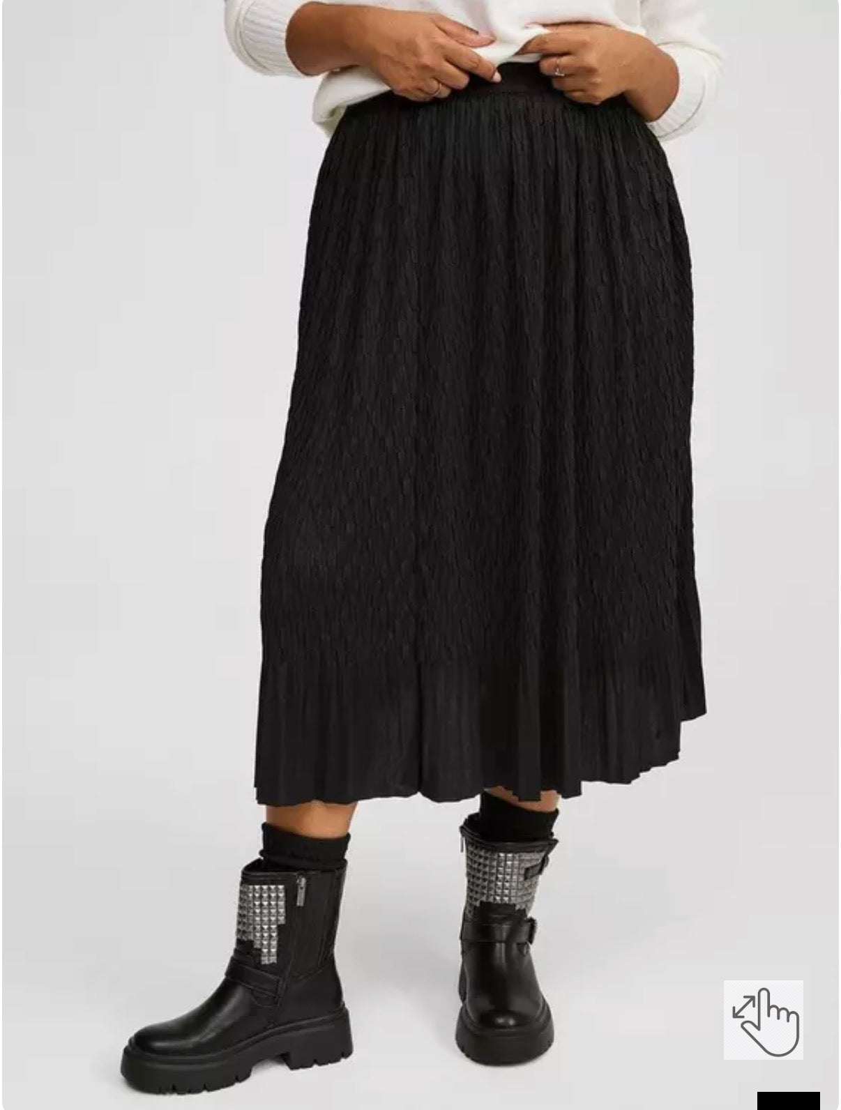 TORRID BLACK PLEATED PULL ON SKIRT 227 3X