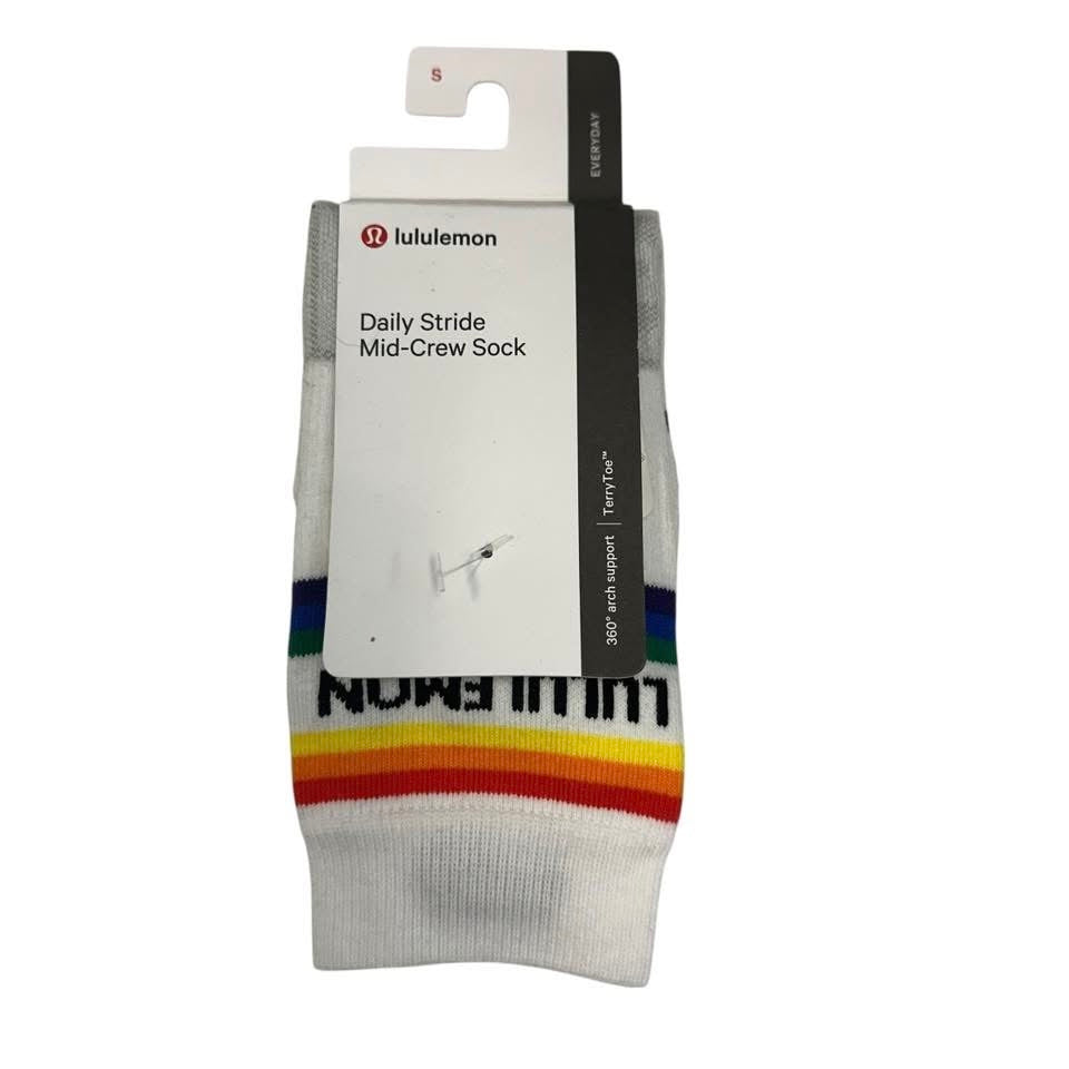 LULULEMON DAILY STRIDE CREW SOCKS 122 NWT SMALL (shoe sz 4-6)