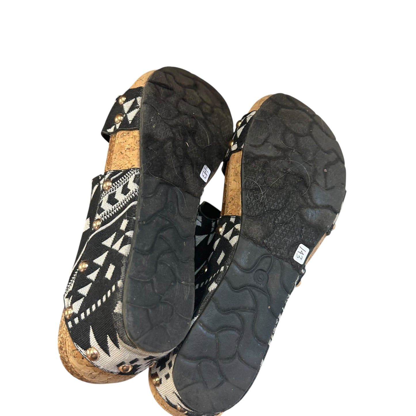 VOLITALE SOUTHWESTERN PLATFORM SANDALS 143 Sz 9