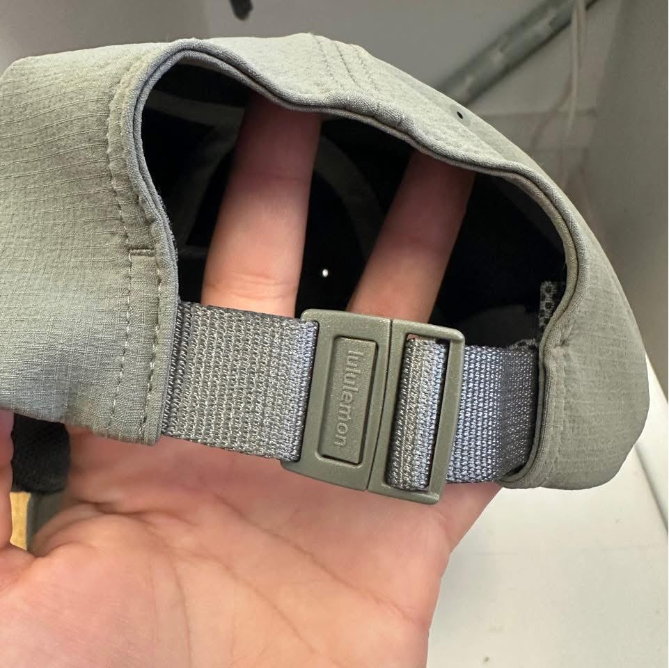 LULULEMON OLIVE GREEN CAP 62