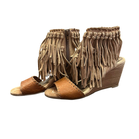 NAUGHTY MONKEY TAN TRUE FRINGE WEDGES 246 SZ 8