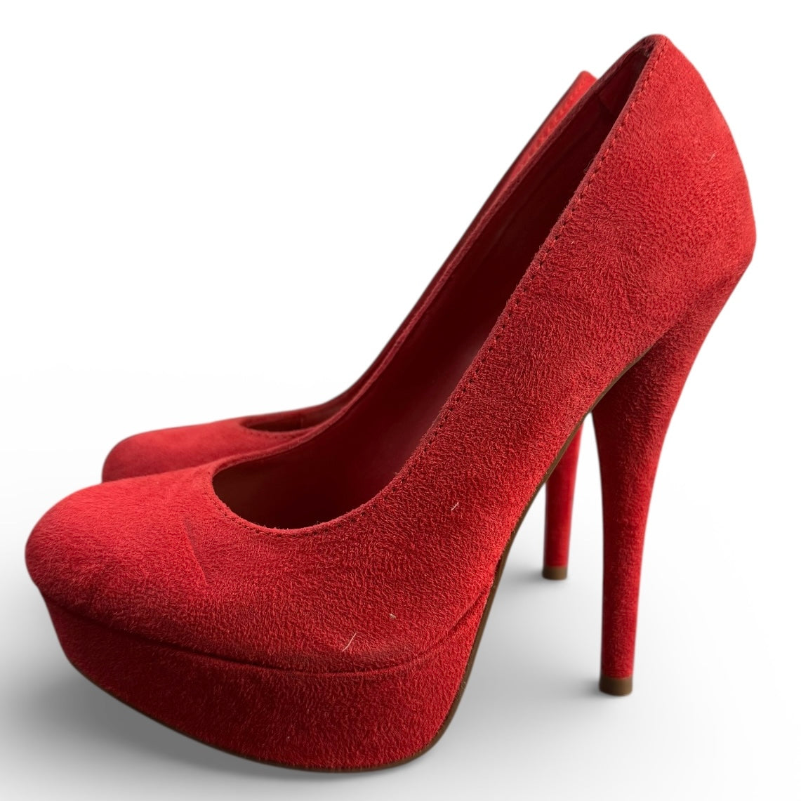 BRASH RED PLATFORM FAUX SUEDE HEELS SZ 6