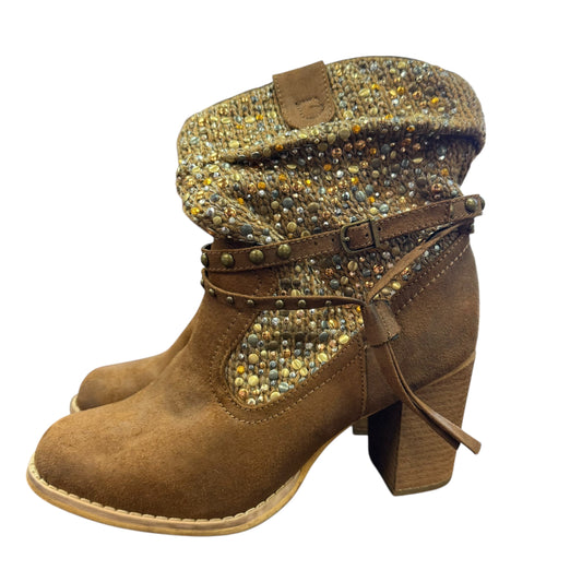 NOT RATED THUMBS UP BOOTIE FAUX SUEDE SEQUIN EMBELLISHMENTS 238 SZ 7