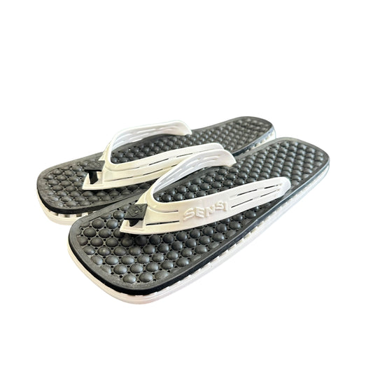 SENSI WHITE THONG SANDALS 82 SZ 11/12