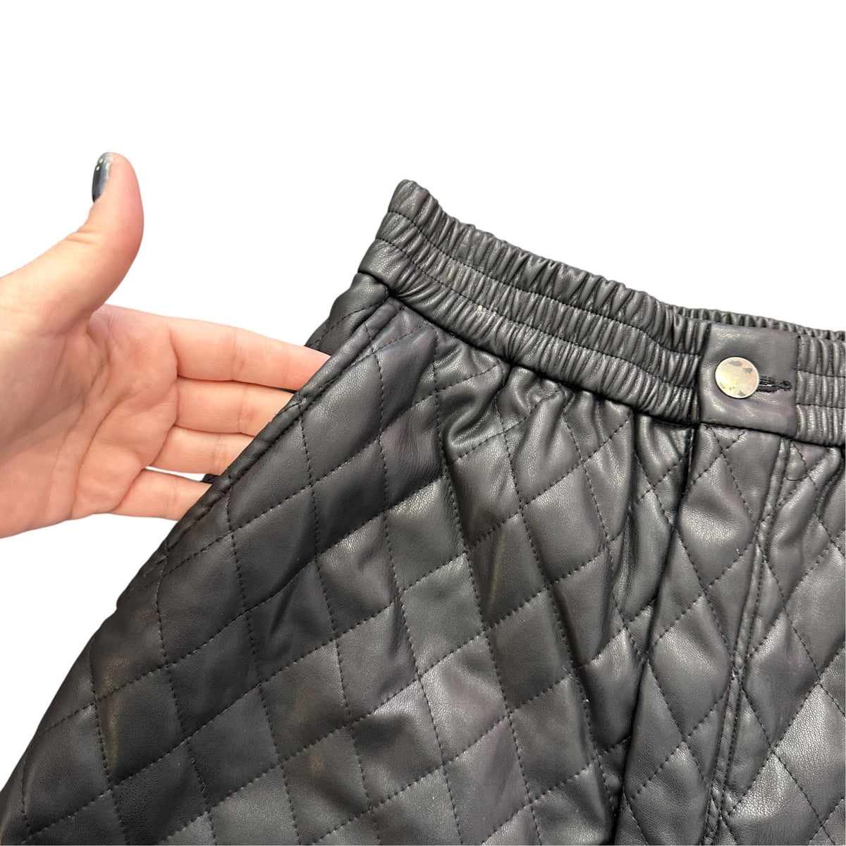 IDEM DITTO BLACK QUILTED FAUX LEATHER SHORTS 100 SMALL
