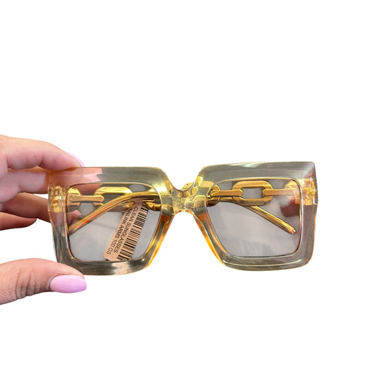 CLEAR SUNGLASSES CHAINLINK ARMS 100 OS