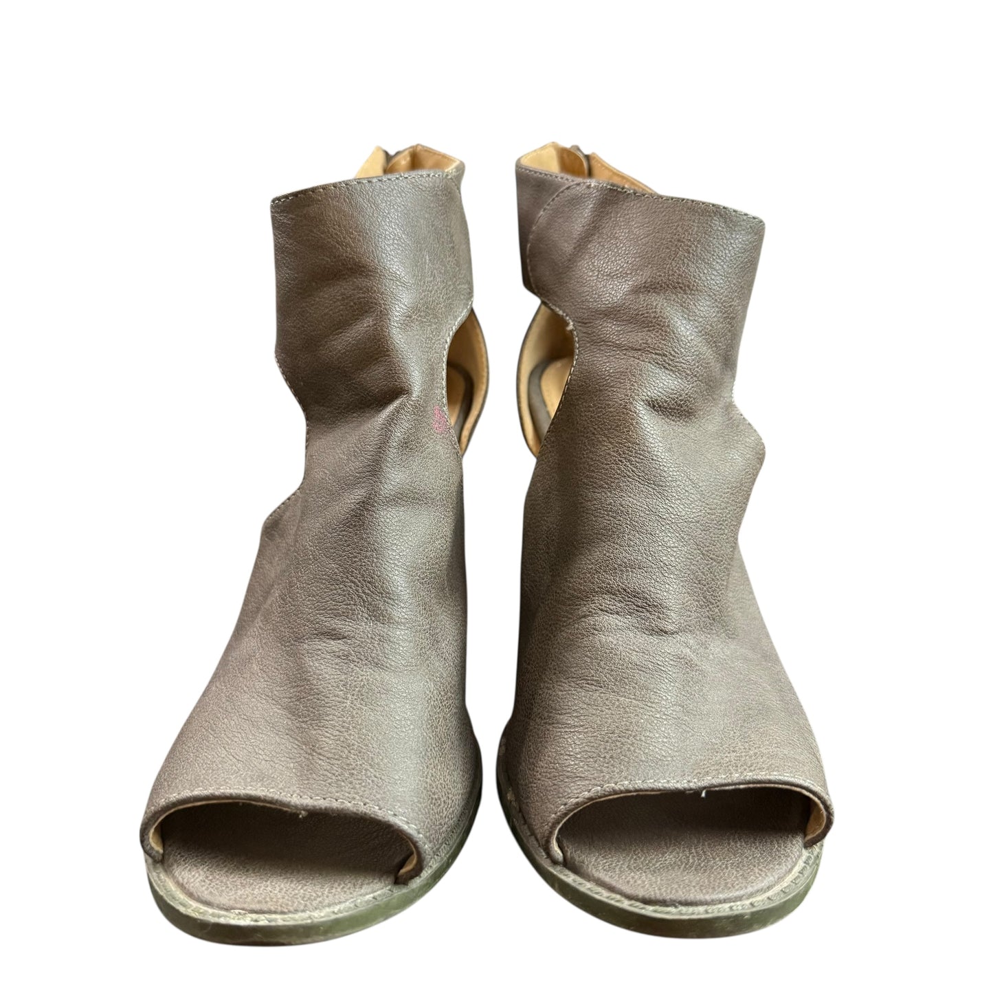 REPORT BELLE PEEP TOE CUT OUT BOOTIES TAUPE 220 9 WIDE
