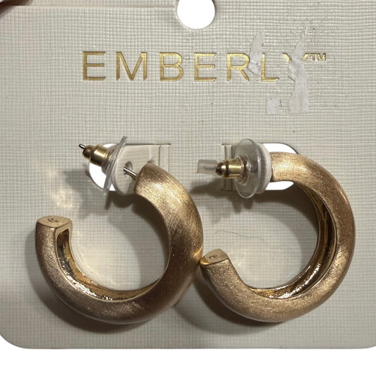 EMBERLY GOLD THINK HOOP EARRINGS NEW 219 OS