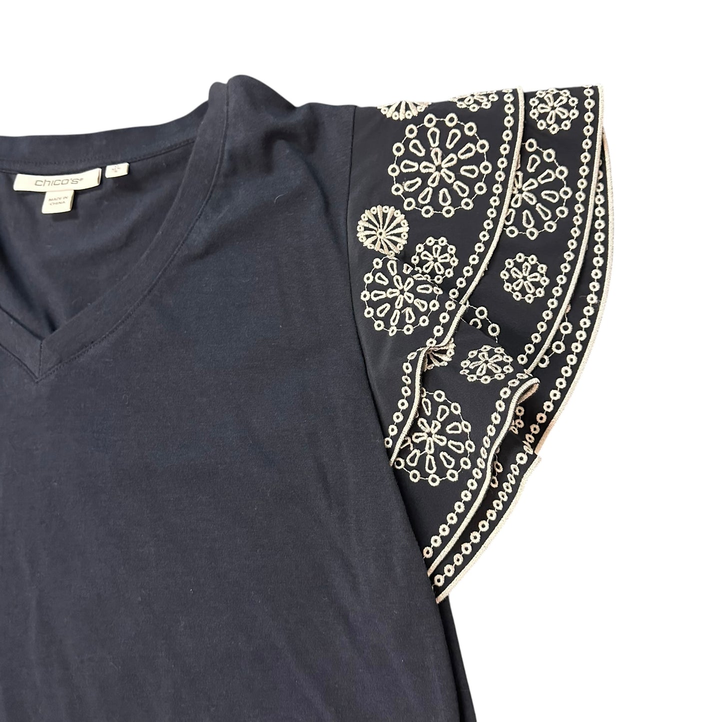 CHICOS NAVY WHITE EYELET FLUTTER SLEEVE TOP 100 SMALL