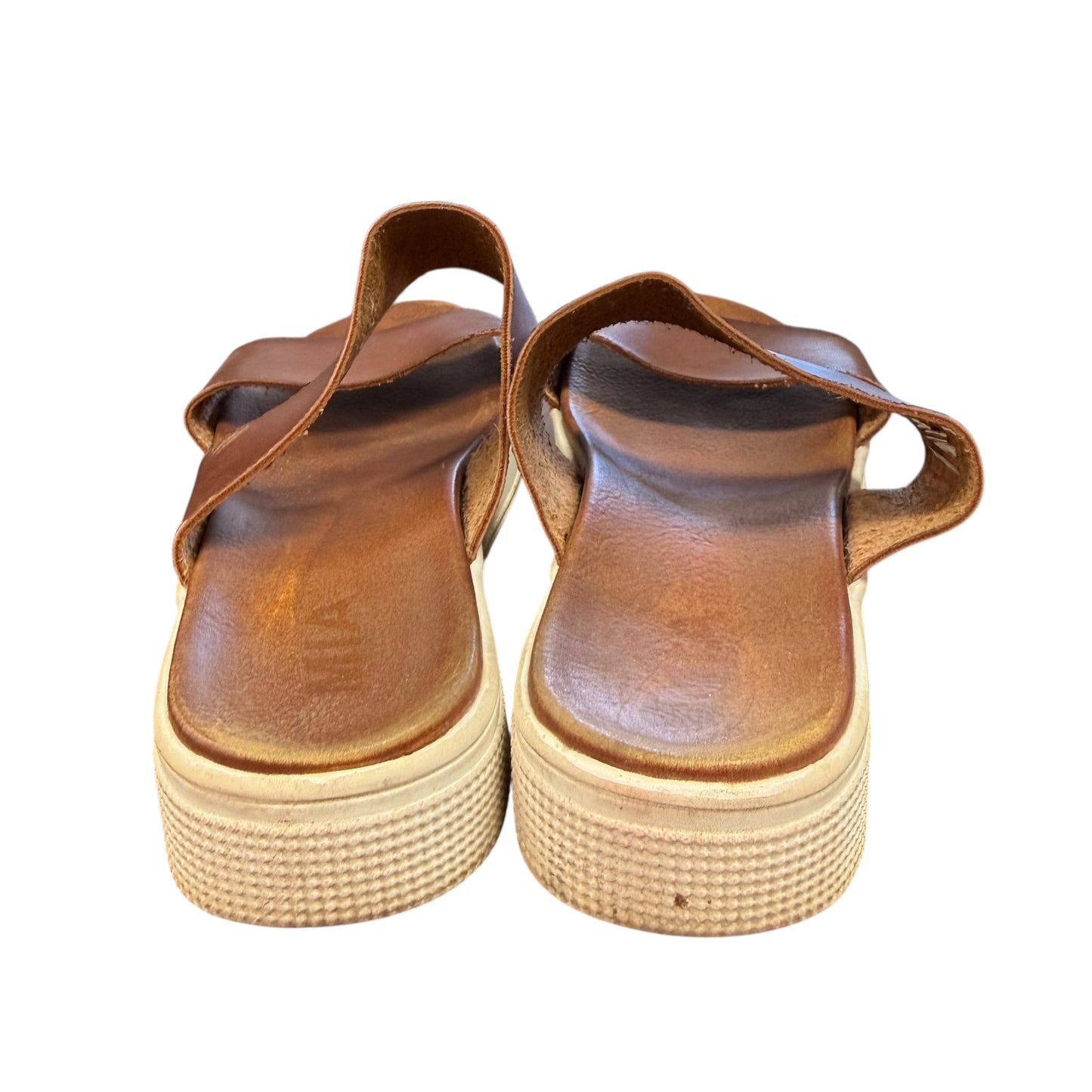 MIA SAIGE SANDAL IN COGNAC 100 SZ 7