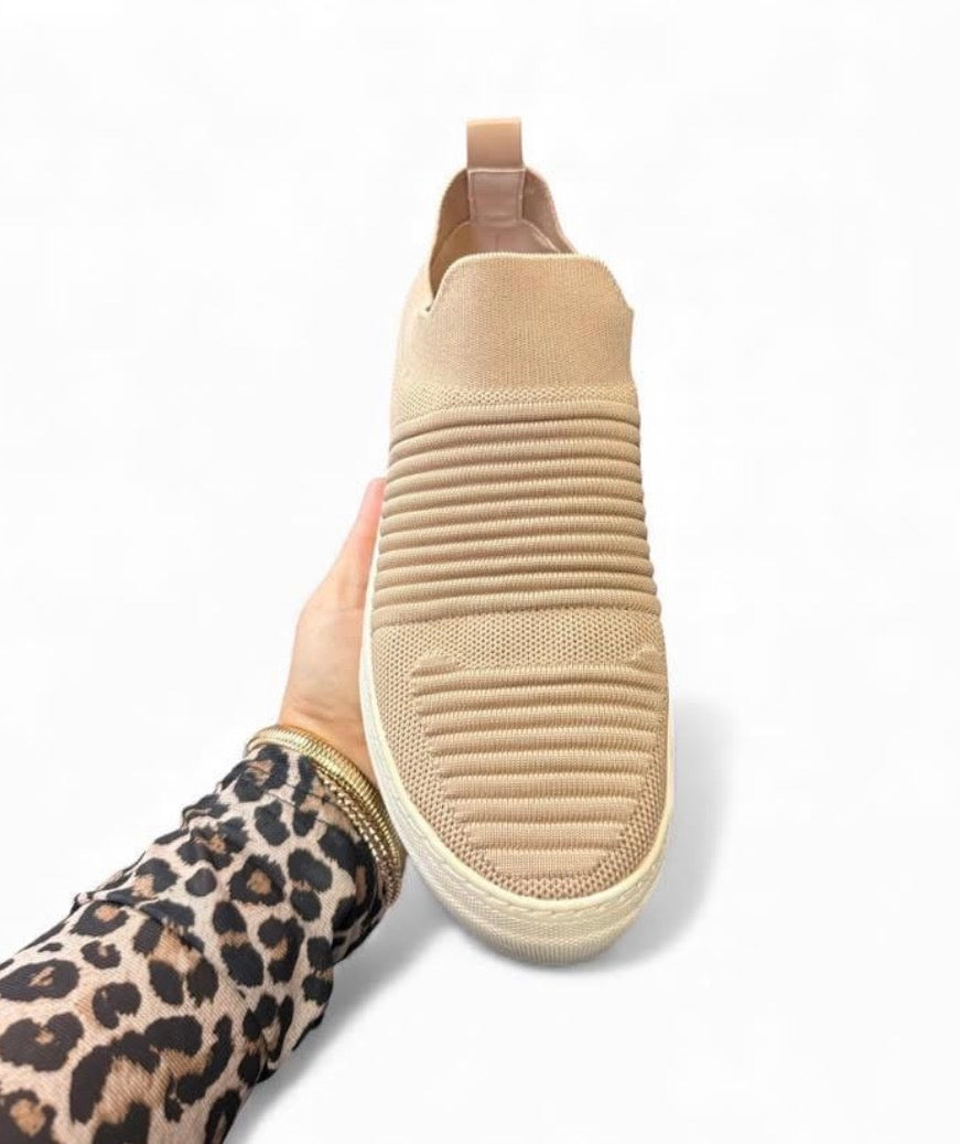 MADDEN GIRL BRYTNEY FABRIC SLIP ON SNEAKER LIGHT PINK 36 SZ 9