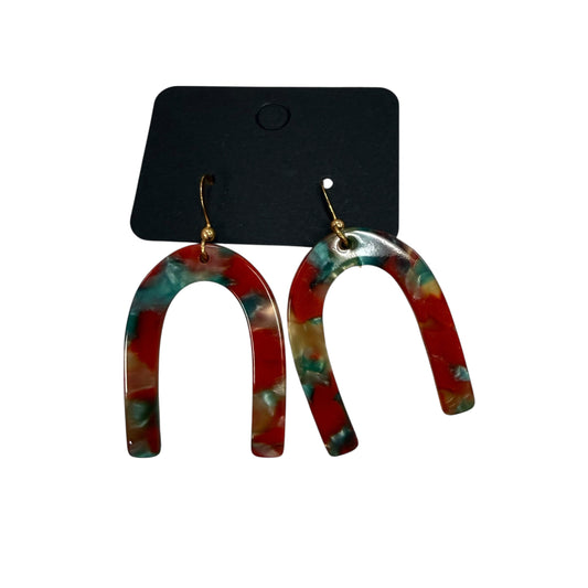 RED GREEN HOOK EARRINGS 39