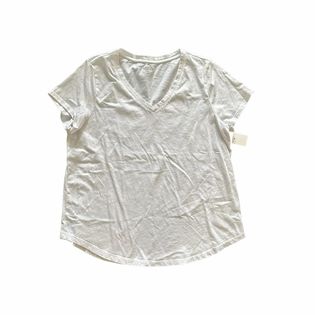 OLD NAVY WHITE V-NECK TSHIRT- 131 LARGE $3.00