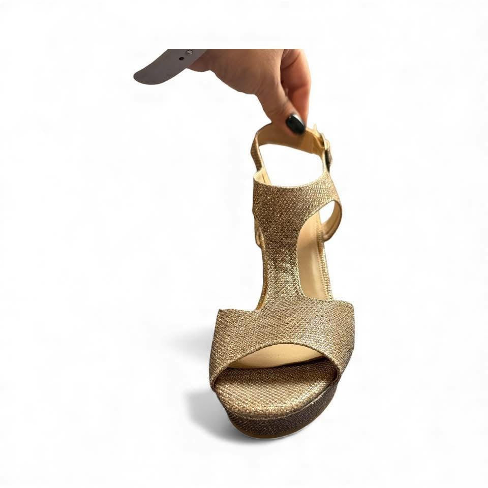 RAMPAGE GOLD WEDGES OPEN TOE BUCKLE SZ 8.5