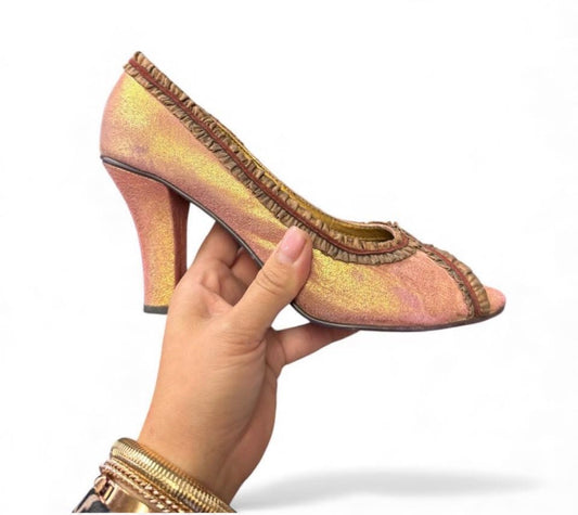 KENSIE BRISTOL MAROON GOLD LEATHER PEEP TOE HEELS RUFFLES 143 SZ 9