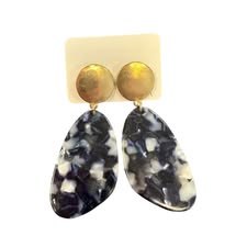 BLACK WHITE ACRYLIC EARRINGS W GOLD 84