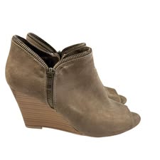REPORT BROWN SUEDE PEEP TOE WEDGES 221 Sz 7