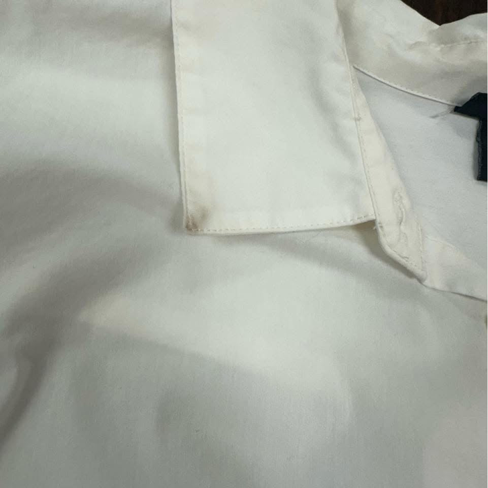 TORRID WHITE BUTTON UP BLOUSE 227 3X *SPOTS