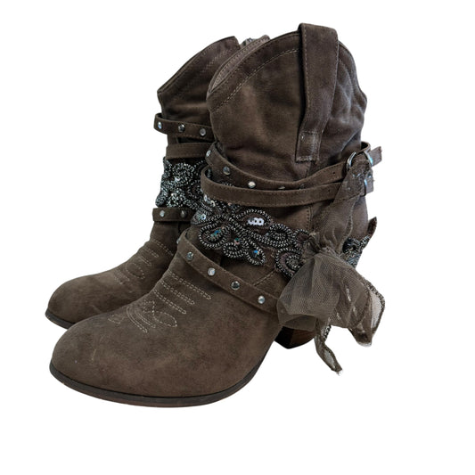 NOT RATED FAUX SUEDE BROWN SLOUCHY BOOTIES EMBELLISHED 219 SZ 9.5