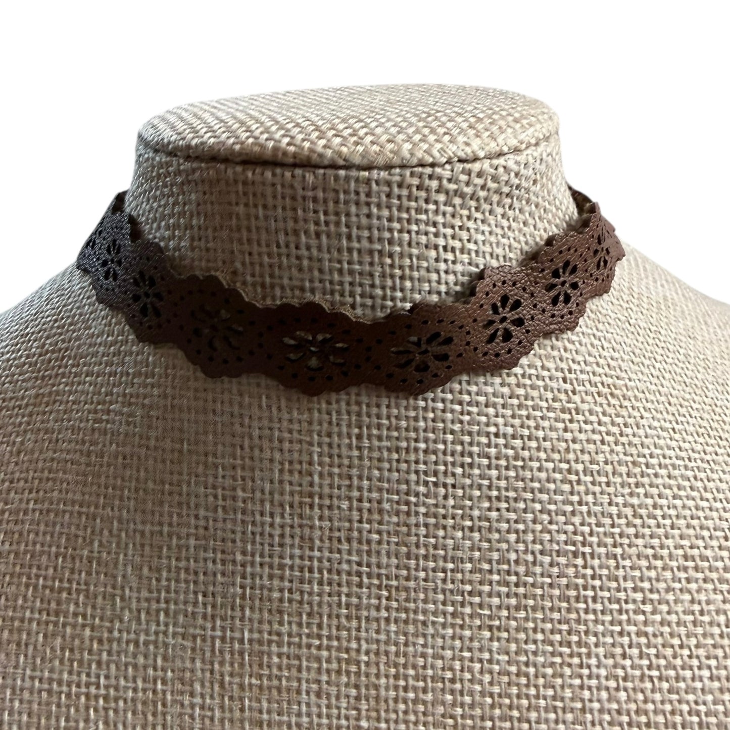 BROWN FAUX LEATHER CHOKER NECKLACE 100