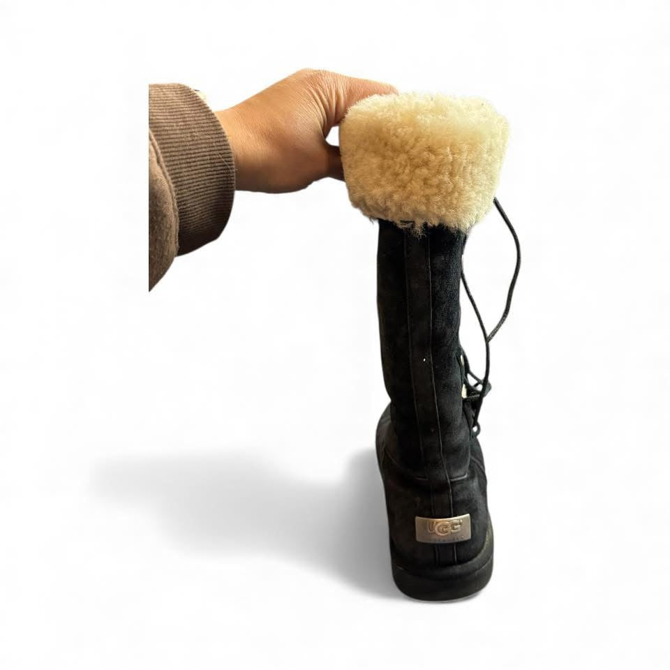 UGG AUSTRALIA UPSIDE TALL BLACK W SHEEPSKIN LINING BOOTS 
SZ 8/9