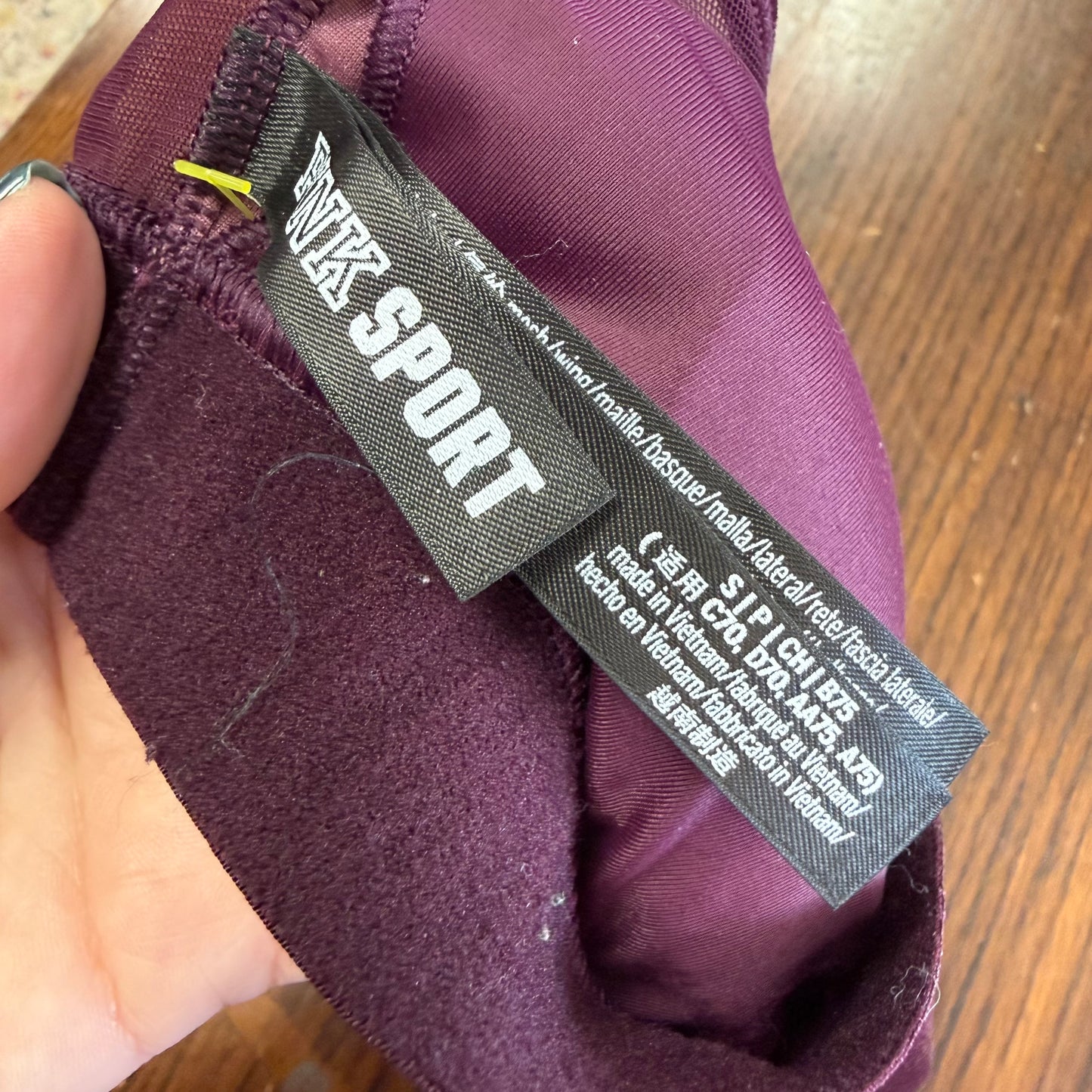 VICTORIA SECRET SPORT SPORTS BRA PURPLE VELVET 64 SMALL