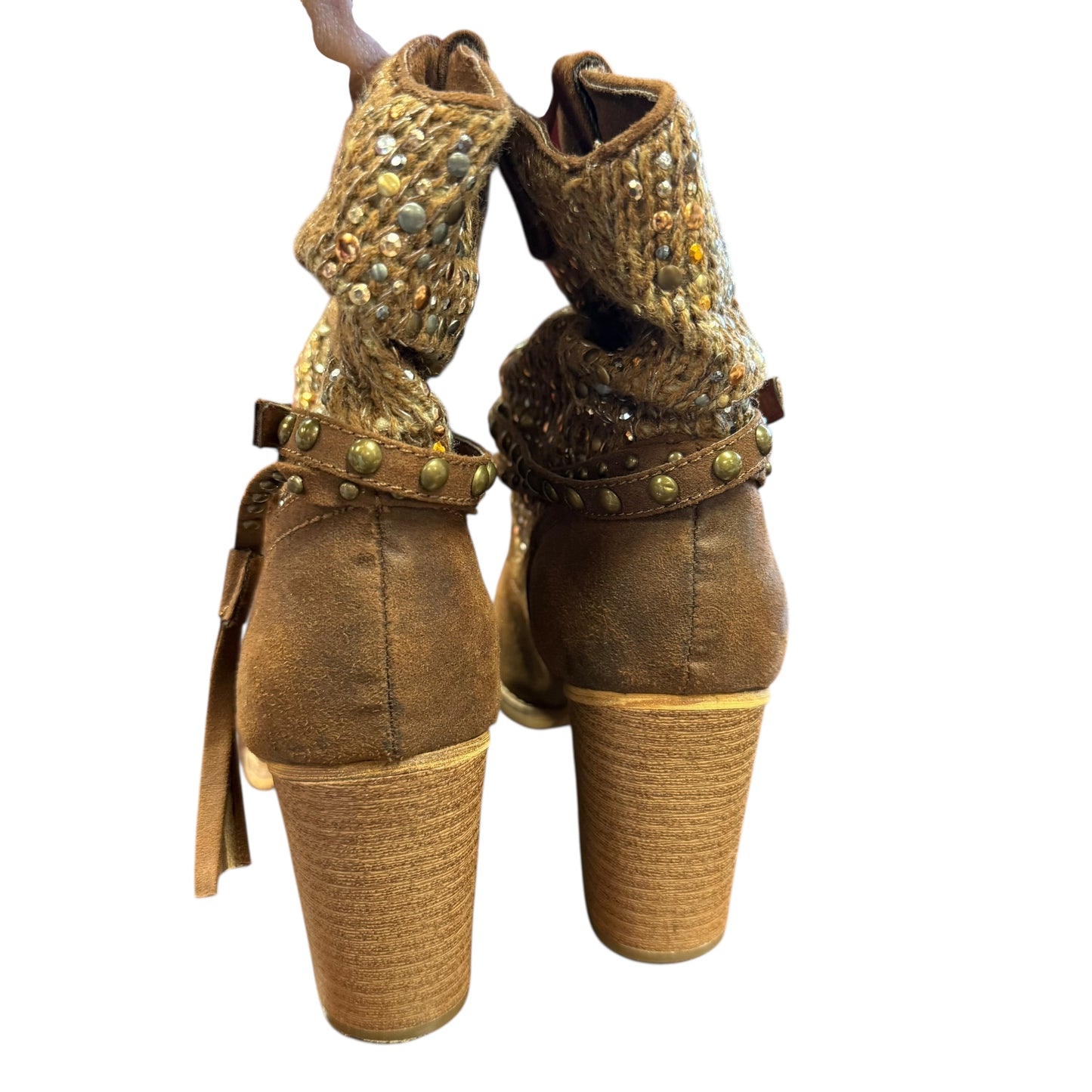 NOT RATED THUMBS UP BOOTIE FAUX SUEDE SEQUIN EMBELLISHMENTS 238 SZ 7