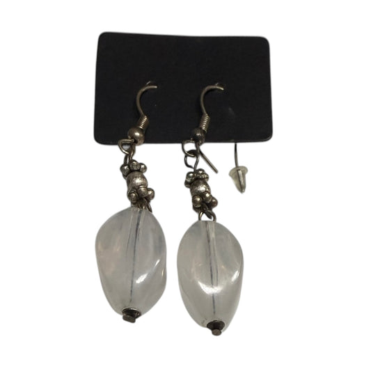 WHITE STONE HOOK EARRINGS 100 OS