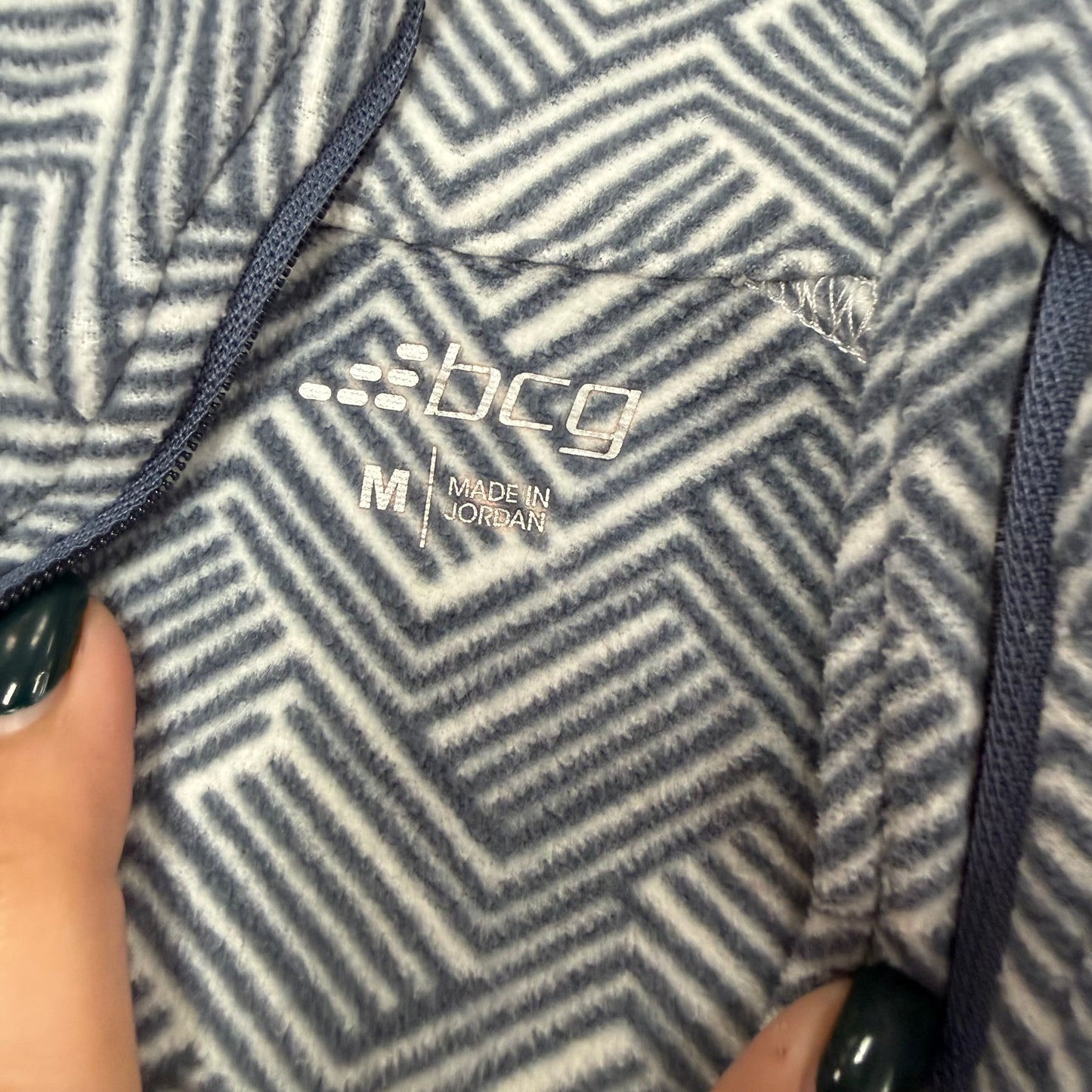 BCG BLUE WHITE PULL OVER FLEECE SWEATSHIRT 100 MEDIUM