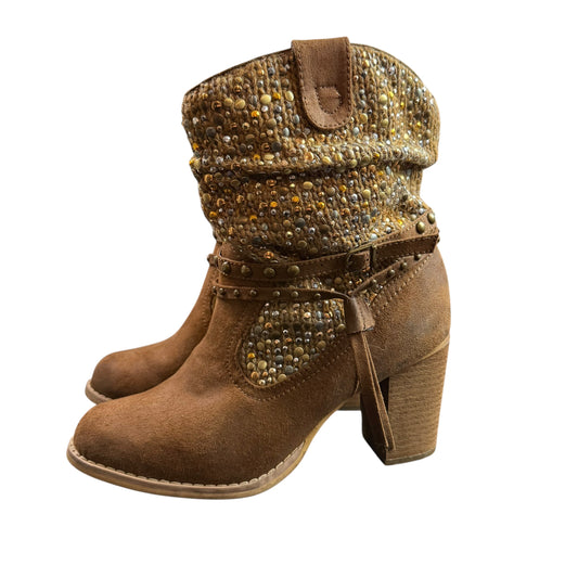 NOT RATED THUMBS UP BOOTIE FAUX SUEDE SEQUIN EMBELLISHMENTS SZ 7