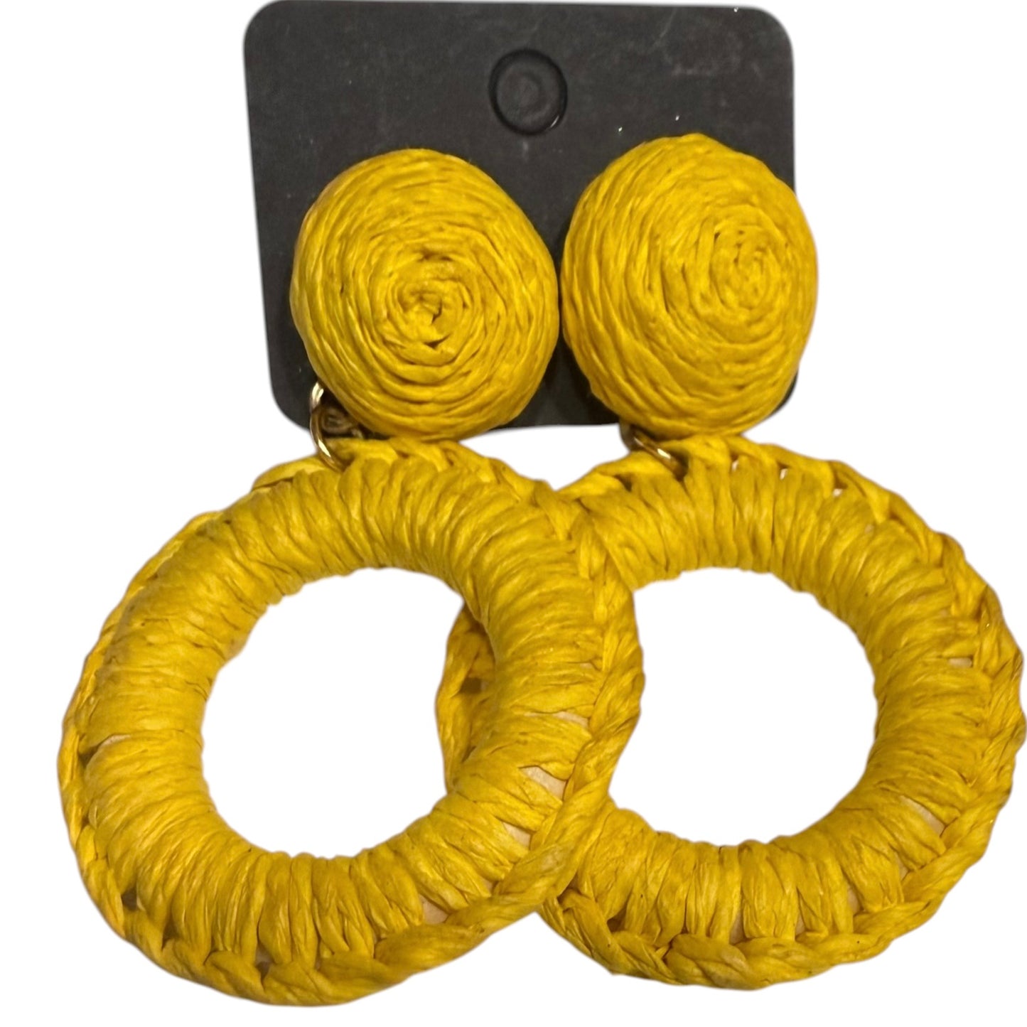 YELLOW RATTAN PUSH BACK EARRINGS 100 OS