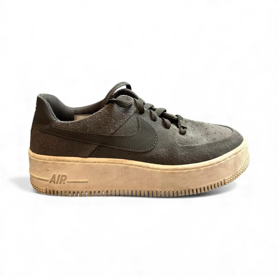 NIKE AIR FORCE 1 GRAY SUEDE SNEAKERS SZ 9