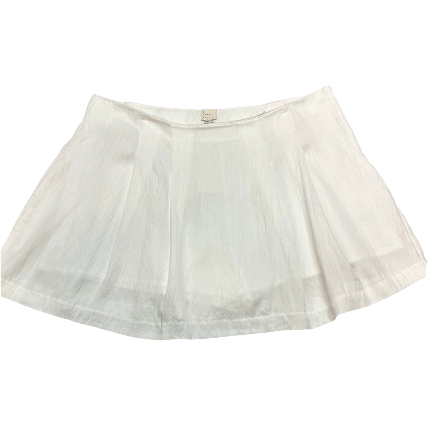 A NEW DAY WHITE SKORT SIDE ZIP NWT 100 SZ 16