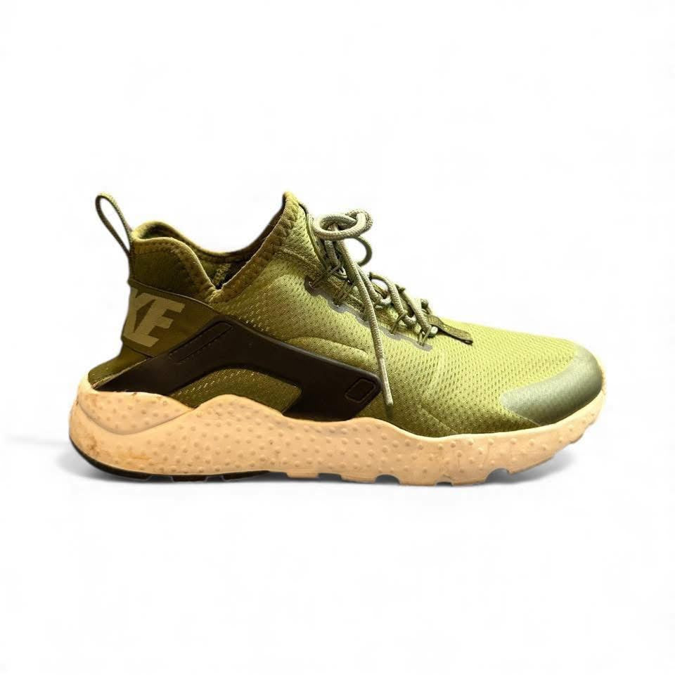 NIKE AIR HUARACHE OLIVE GREEN SNEAKERS SZ 8.5