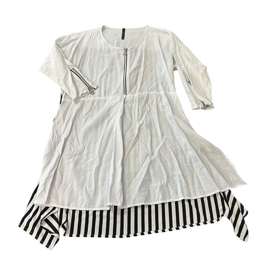 IC BLACK WHITE STRIPED TUNIC TOP 276 SMALL