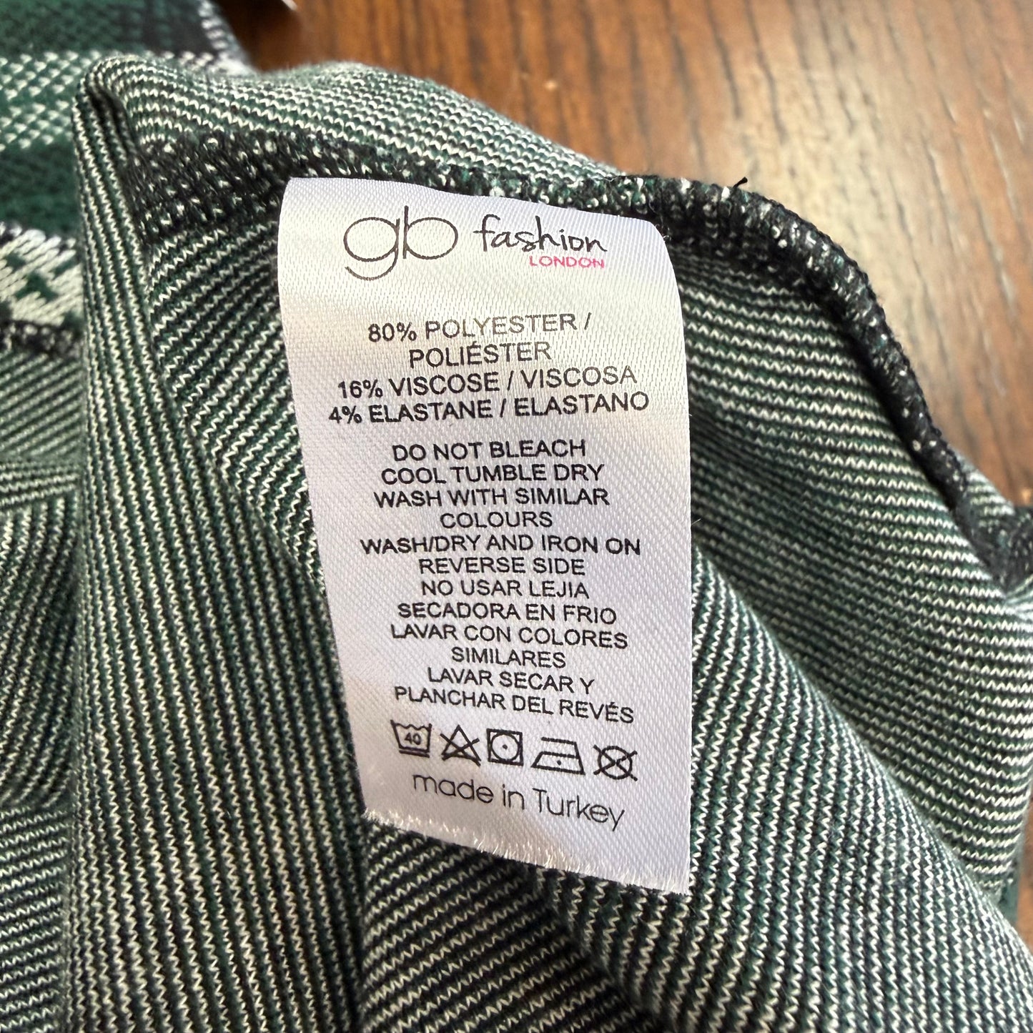 GO FASHION GREEN PLAID PULL ON SKATER SKIRT 143 MEDIUM