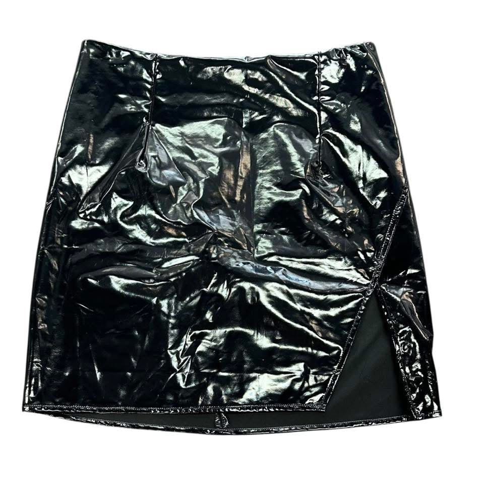 BEAR DANCE PATENT LEATHER BLACK SKIRT 143 LARGE