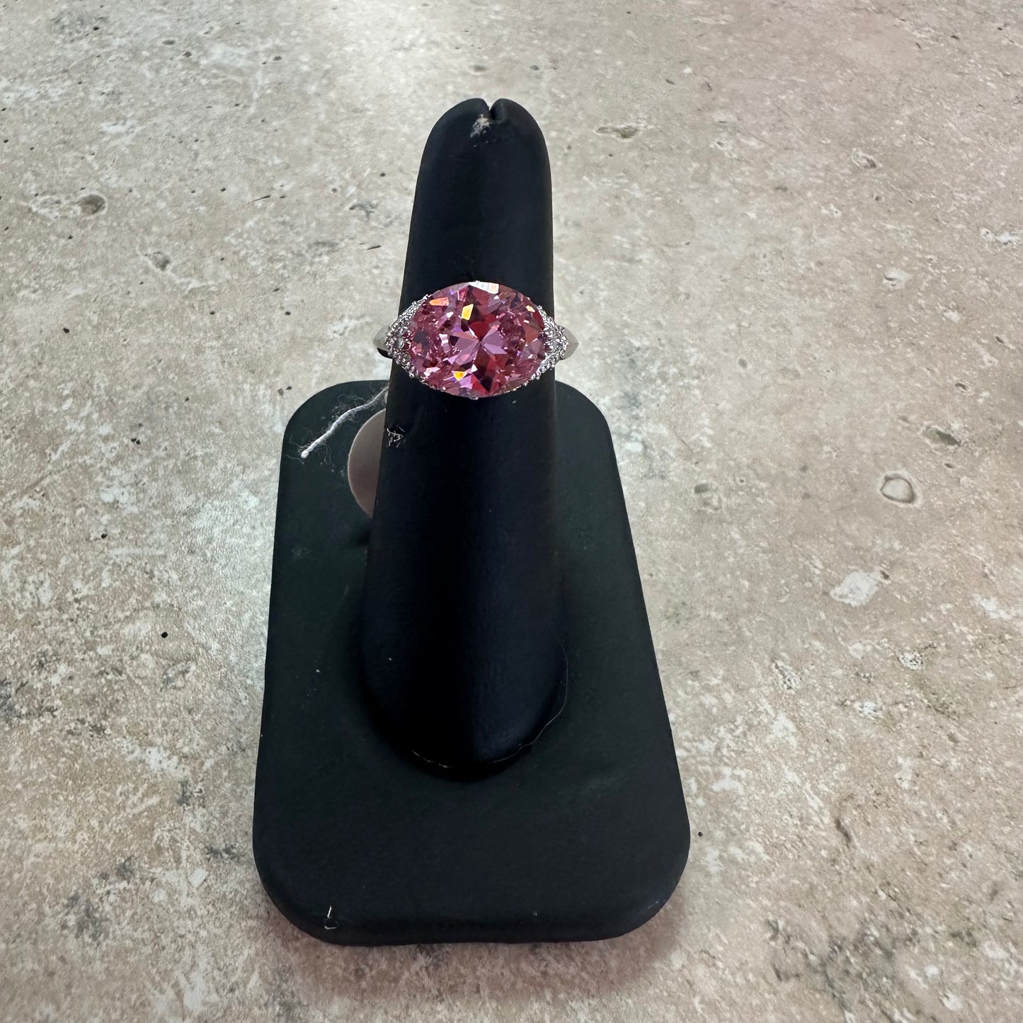 PINK OVAL CUT RING - SZ 6 - 46