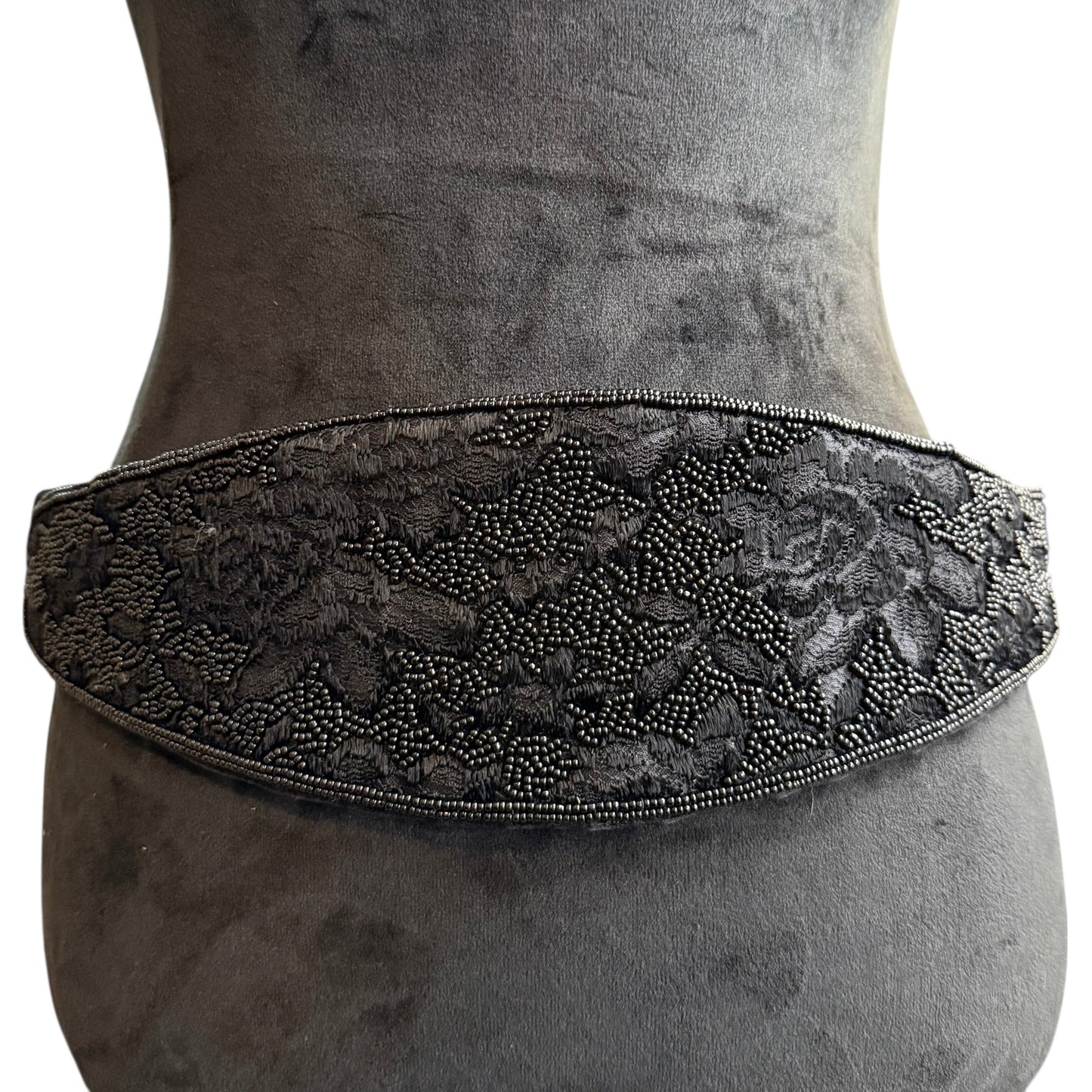 VINTAGE BLACK BEADED BELT FLORAL PATTERN VELVET 100 S/M
