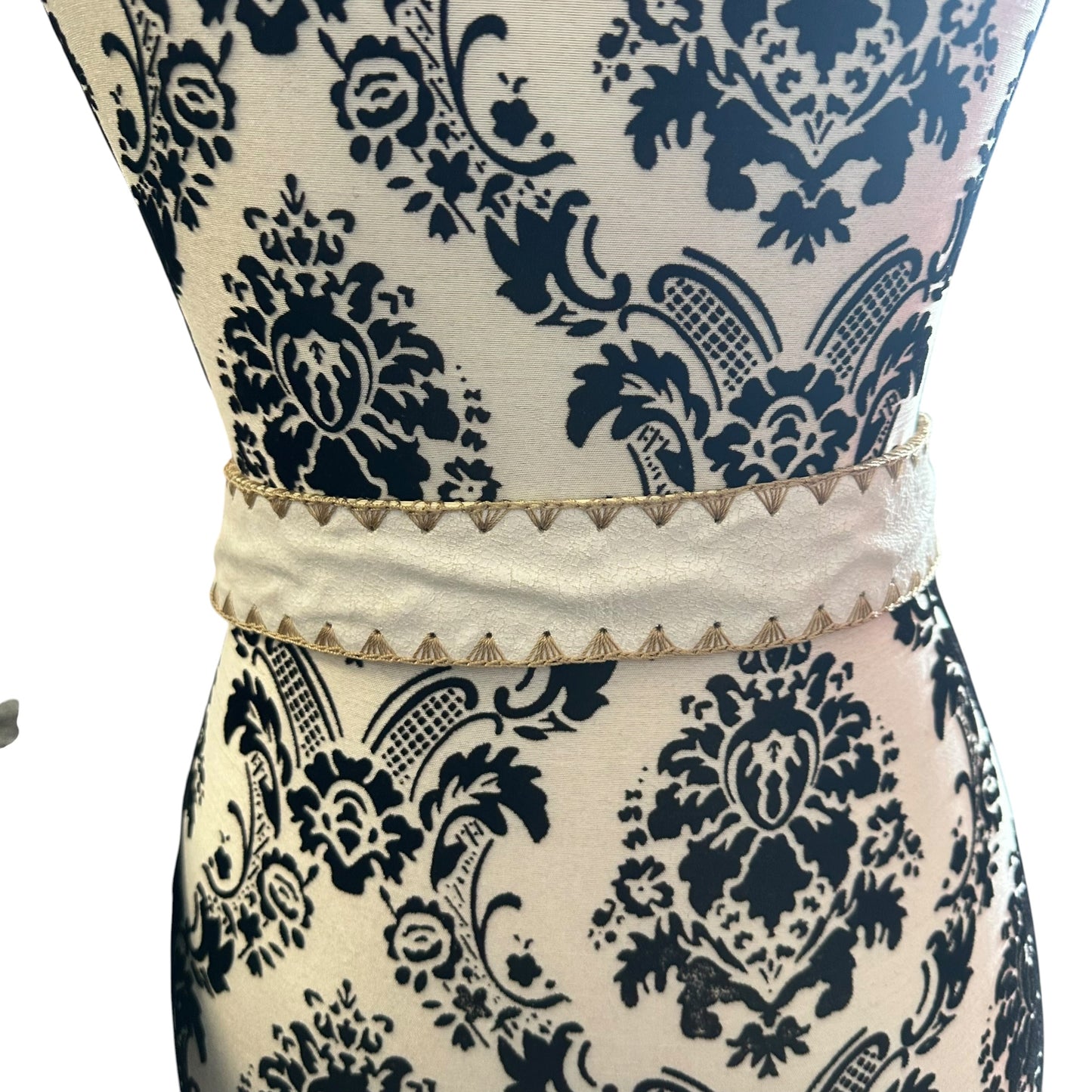 CHICOS WHITE LEATHER BELT 216 SMALL