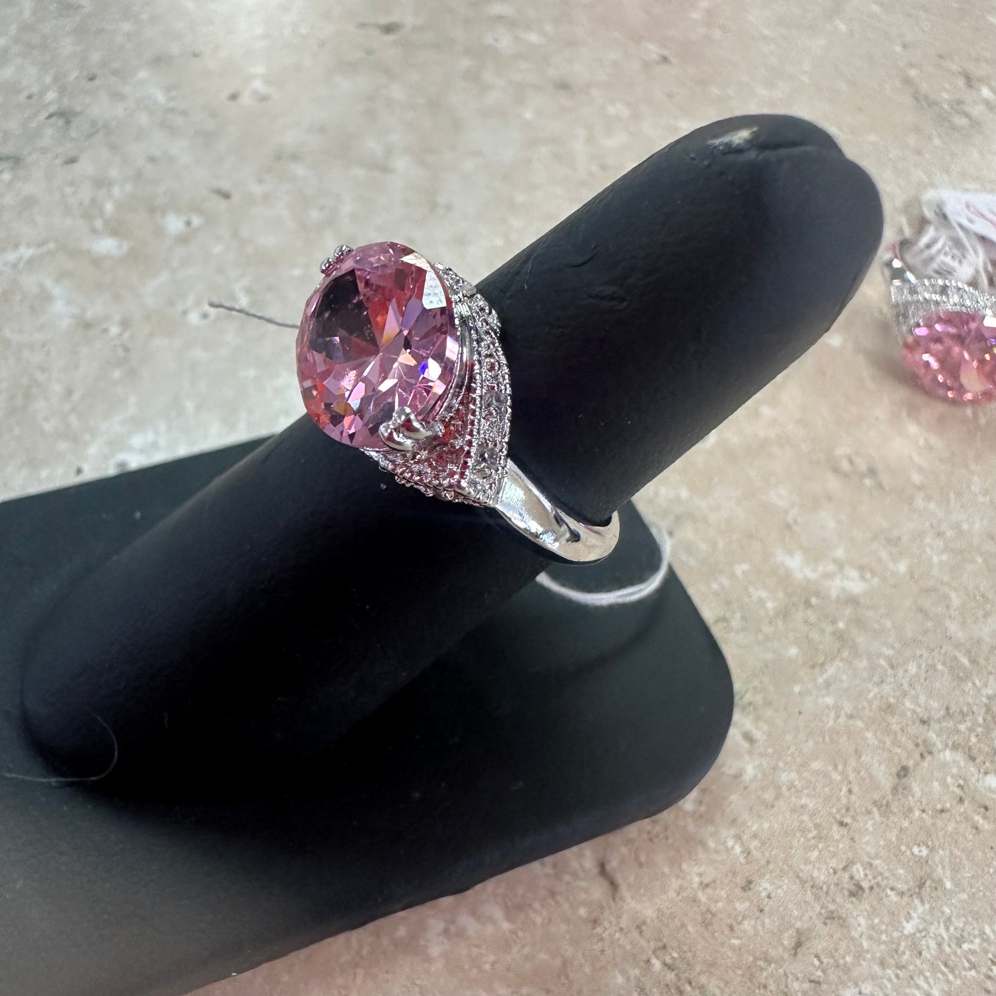 PINK OVAL CUT RING - SZ 6 - 46