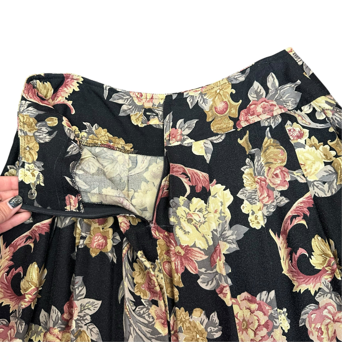 JH COLLECTIBLES BLACK FLORAL PLEATED SKIRT VINTAGE 289 SZ 8