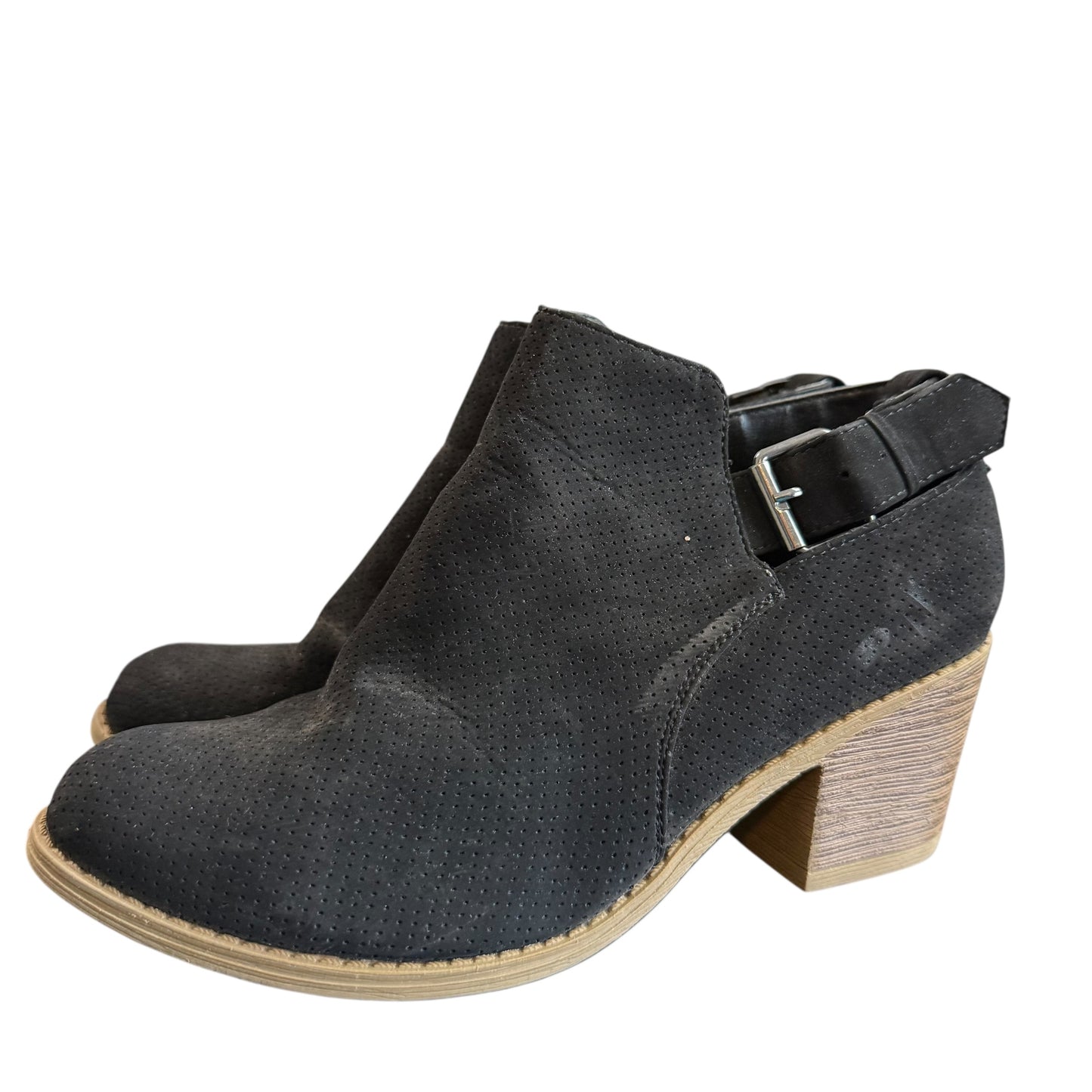 BLACK FAUX SUEDE ANKLE BOOTIES 100 SZ 7