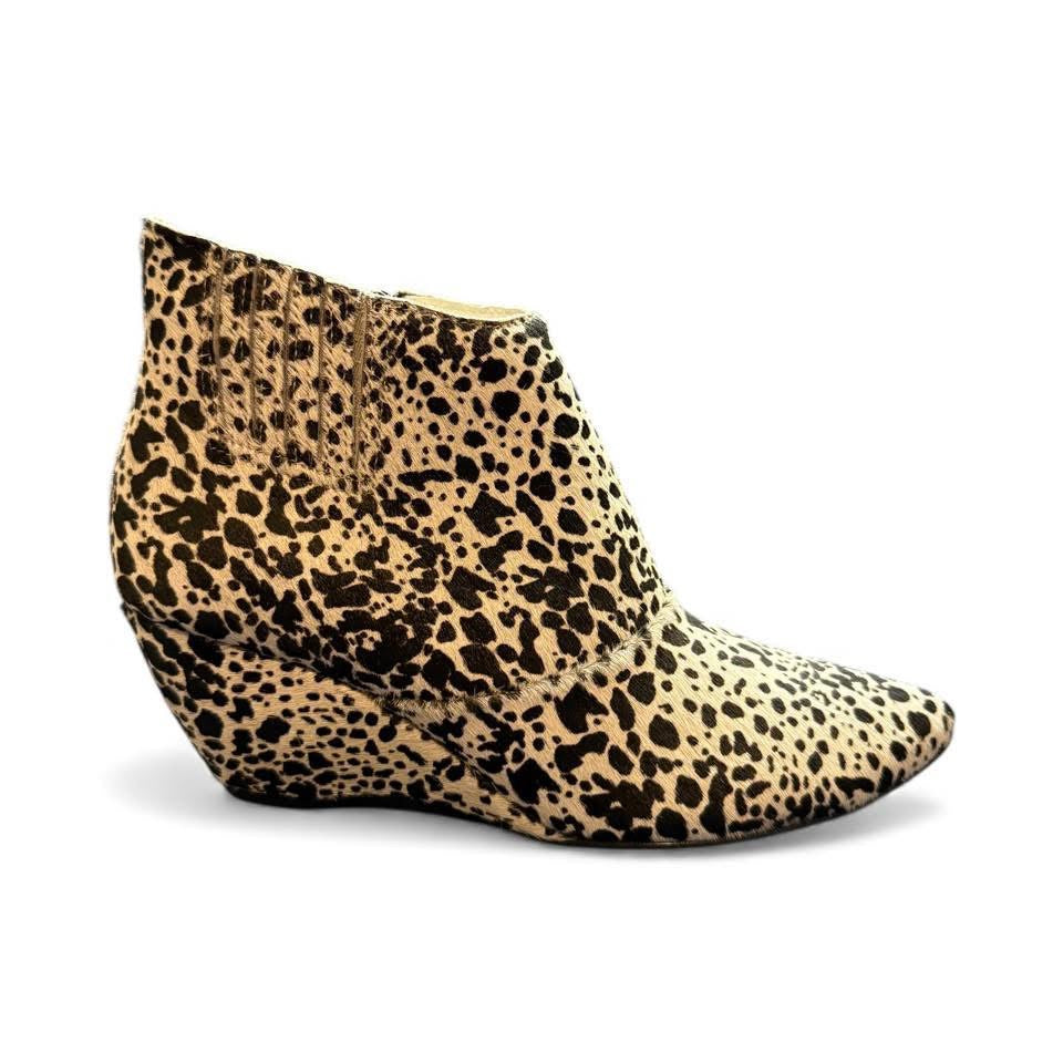 MATISSE NUGENT WEDGE BOOTIES CALF HAIR NWOT
SZ 8