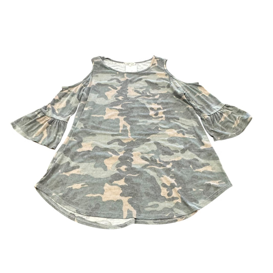 SWEET PEA CAMO COLD SHOULDER TOP NWT $36 LARGE